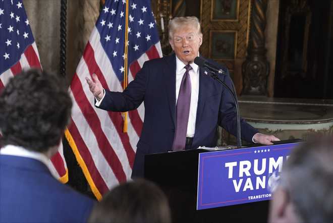 El presidente electo de Estados Unidos, Donald Trump, habla durante una conferencia de prensa en Mar-a-Lago en Palm Beach, Florida, el martes 7 de enero de 2025.