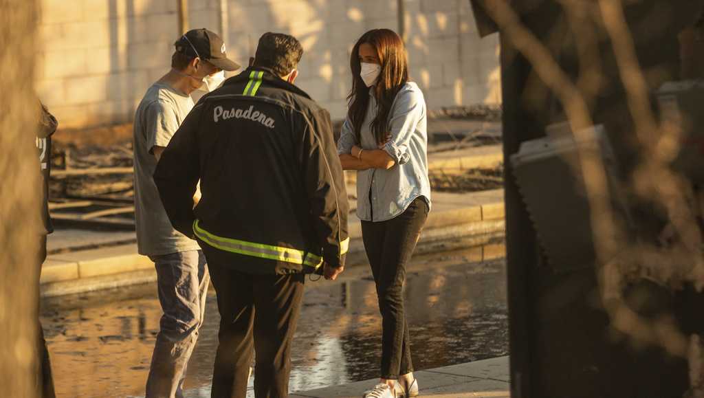 Beyoncé donates $2.5 million to fire relief and Meghan delays show ...