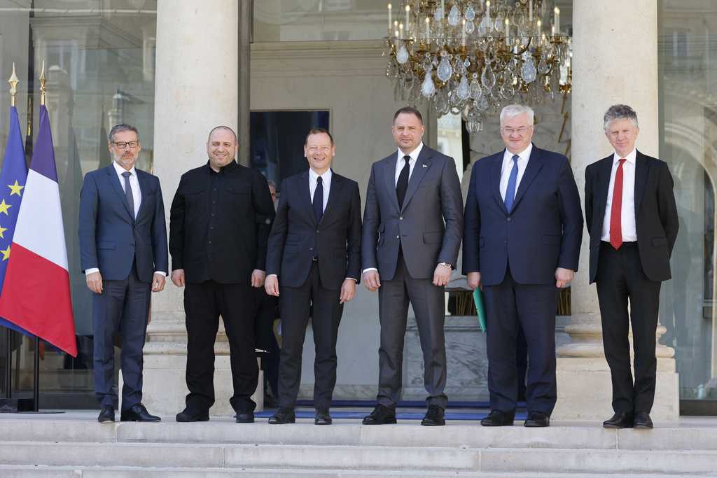 US officials met Ukrainian, European officials for Ukraine peace talks