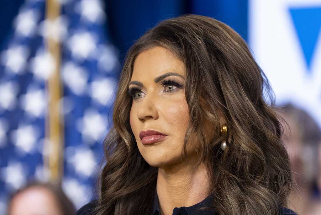 Suspect arrested in Homeland Security Secretary Kristi Noem's stolen purse case