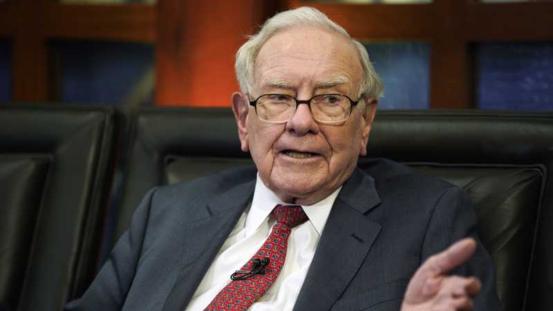 Warren Buffett shocks shareholders by announcing intention to retire