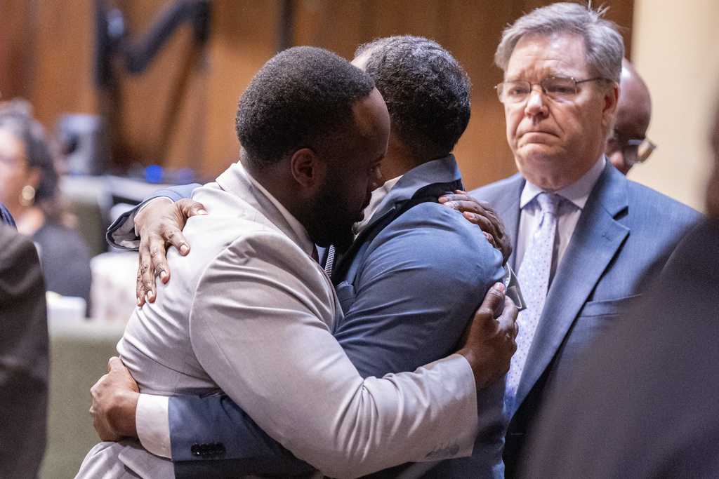 3 former Memphis police officers acquitted on all state charges in the fatal beating of Tyre Nichols