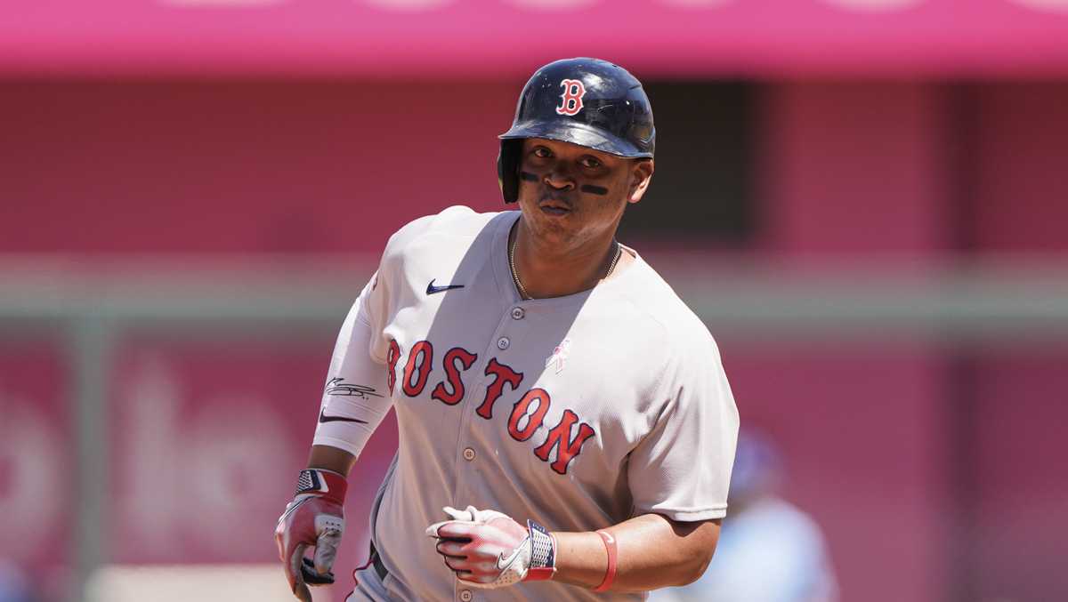 Red Sox Defeat Royals 10-1, End Seven-Game Streak