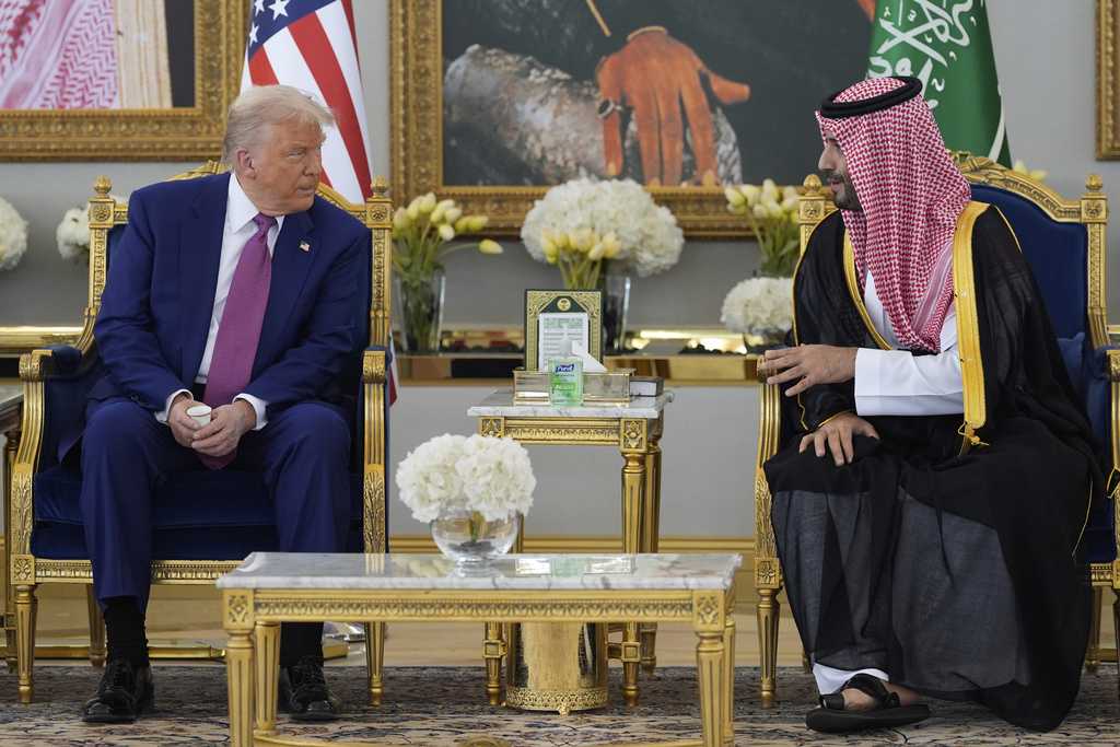 Trump begins Middle East tour with Saudi Arabia visit