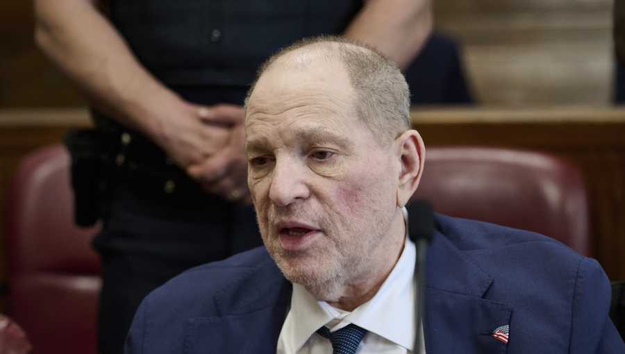 Harvey Weinstein jokes with press photographers in Manhattan criminal court as the jury in his retrial deliberates, Wednesday, June 11, 2025, in New York. Curtis Means/Pool Photo via AP)