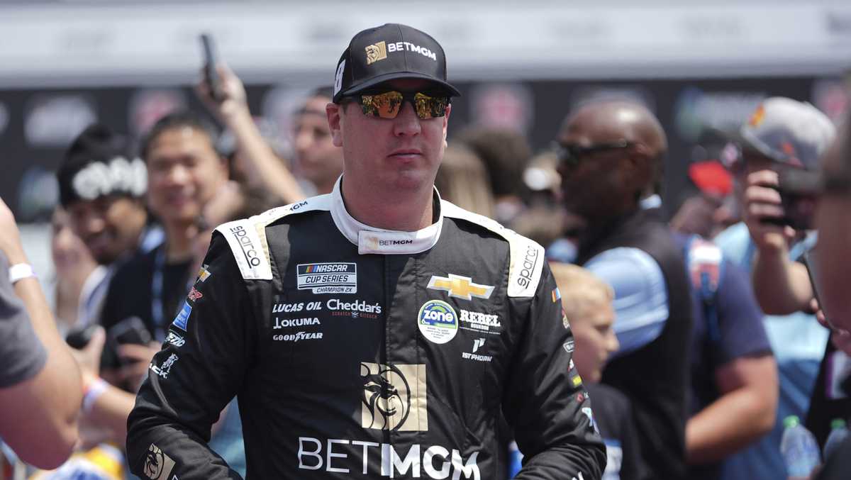 NASCAR champ Kyle Busch returning to race in Maine