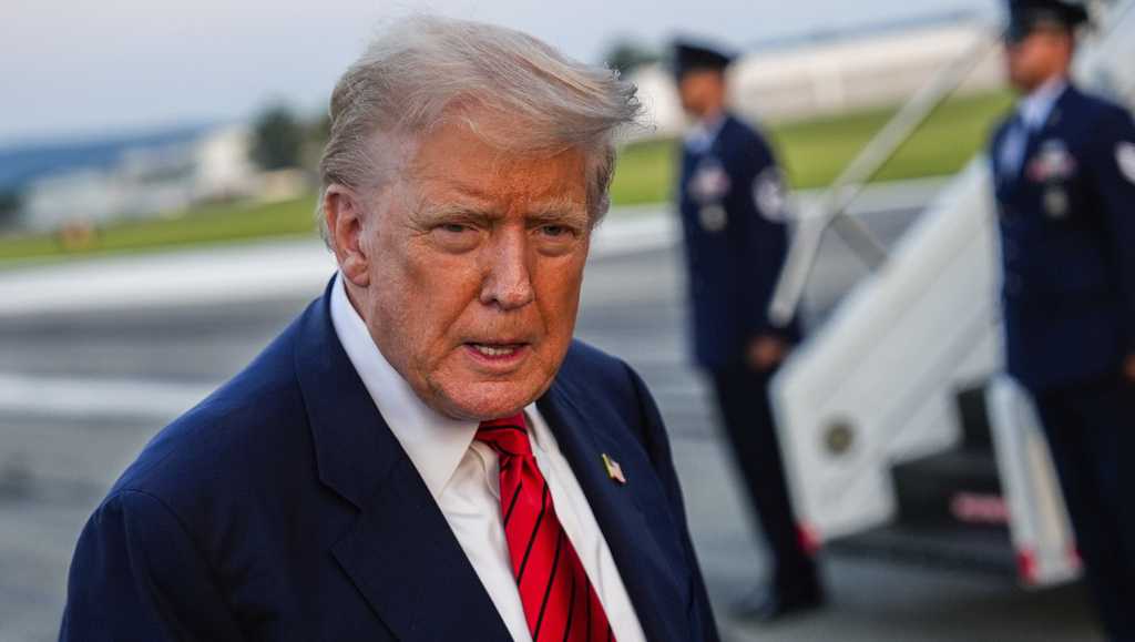 Trump Directs Labor to Ease Crypto, Private Equity in 401(k) Plans