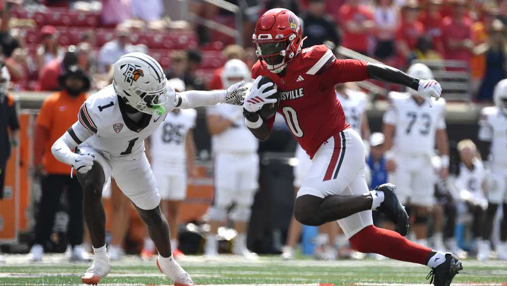 Louisville Football Dominates Bowling Green 40-17 in Home Victory