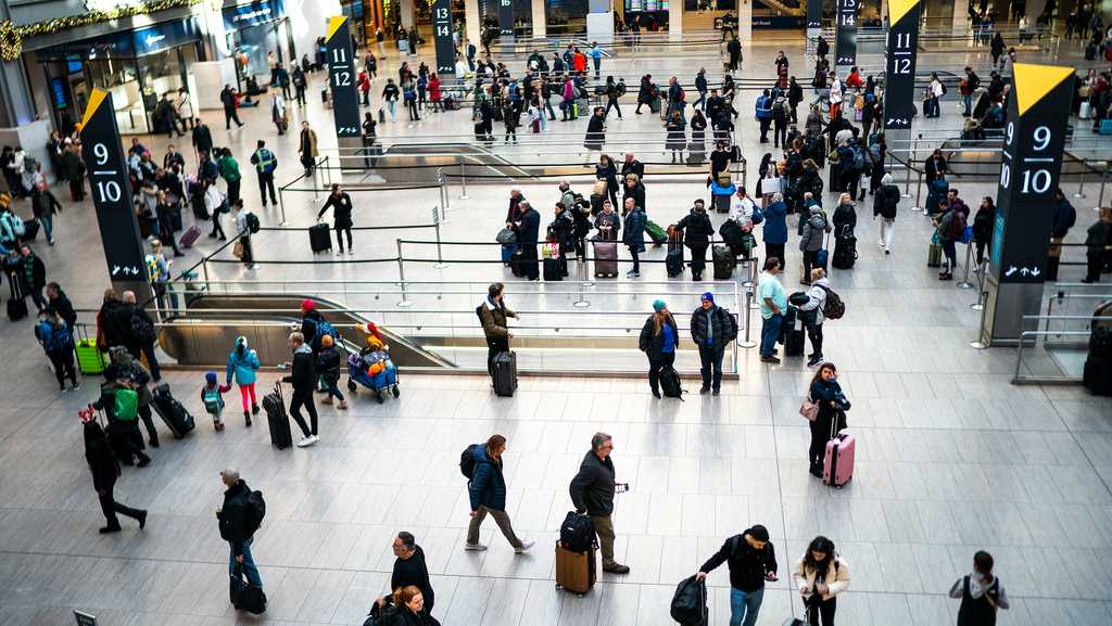 Penn Station Shooting: Off-Duty Officer Shoots Man at NYC's Busiest Station