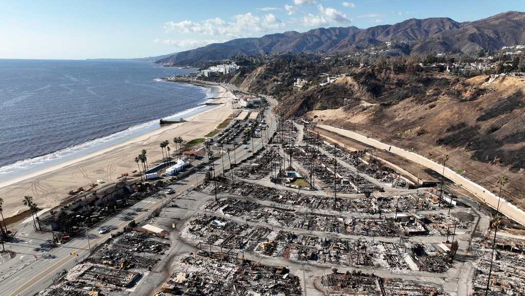 California says State Farm violated the law in handling of insurance claims after 2025 LA wildfires AP 57 MIN