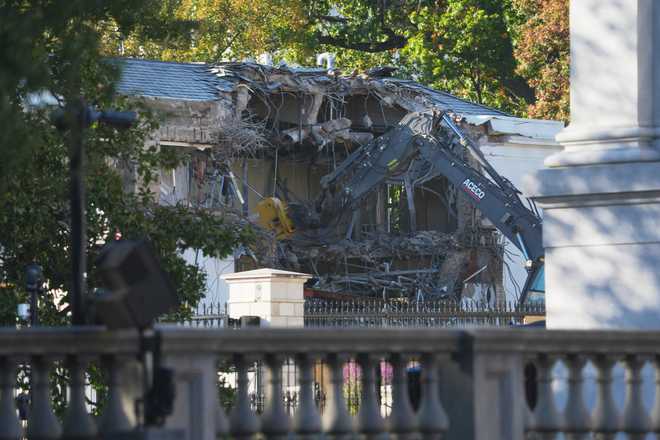 Work&#x20;begins&#x20;on&#x20;the&#x20;demolition&#x20;of&#x20;a&#x20;part&#x20;of&#x20;the&#x20;East&#x20;Wing&#x20;of&#x20;the&#x20;White&#x20;House,&#x20;Monday,&#x20;Oct.&#x20;20,&#x20;2025,&#x20;in&#x20;Washington,&#x20;before&#x20;construction&#x20;of&#x20;a&#x20;new&#x20;ballroom.
