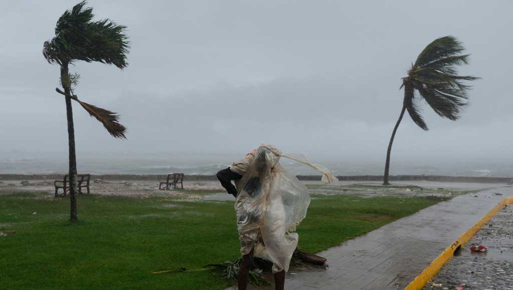 'Last chance to protect your life,' NHC says as Jamaica braces for Hurricane Melissa landfall