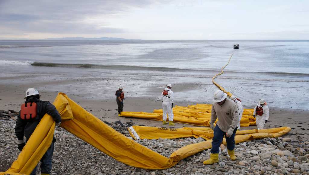 Trump administration plans new oil drilling off Florida, California coasts