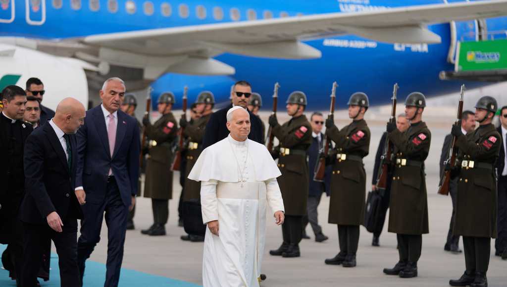 Pope Leo marks Thanksgiving with pumpkin pie as he visits Turkey in his first foreign trip