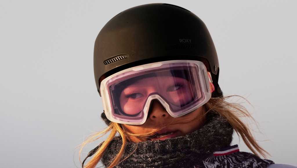 2-time Olympic champion Chloe Kim injures shoulder, doesn't know if she'll make Olympics in Italy