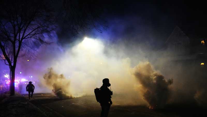 LIVE: Minneapolis officials giving an update after a federal officer there shot a person in the leg