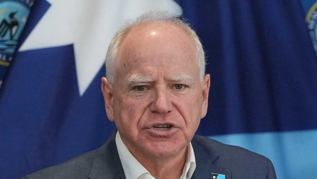 Trump , Walz hold  productive  call after fatal Minnesota shooting