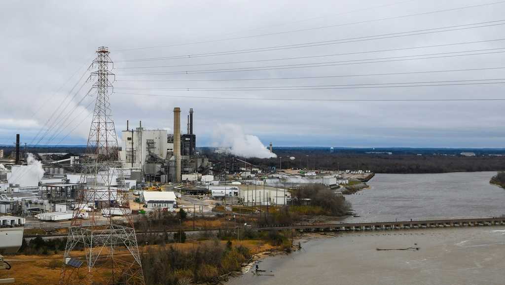 Alabama lawmakers pass bill limiting state environmental rules to federal standards