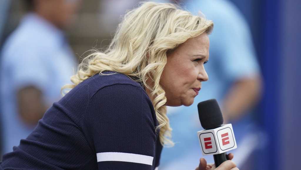 Hundreds of women, including ESPN's Holly Rowe, attend business summit focused on female leadership