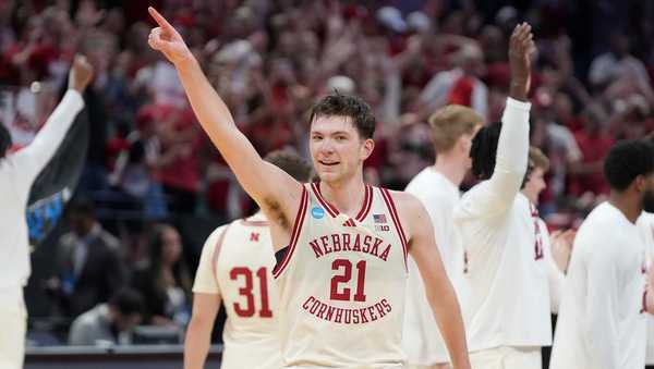 Nebraska forward Pryce Sandfort (21) celebrates after a game against Vanderbilt in the second round of the NCAA college basketball tournament Saturday, March 21, 2026, in Oklahoma City. (AP Photo/Kyle Phillips)