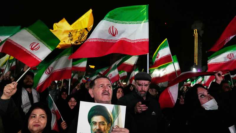 Iran and the US harden their positions as Tehran keeps its grip on the Strait of Hormuz