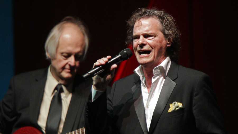 BJ Thomas performs at The Nashville Songwriters Hall of Fame Dinner and Induction Ceremony at the Music City Center on Sunday, Oct. 11, 2015, in Nashville, Tenn. (Photo by Wade Payne/Invision/AP)