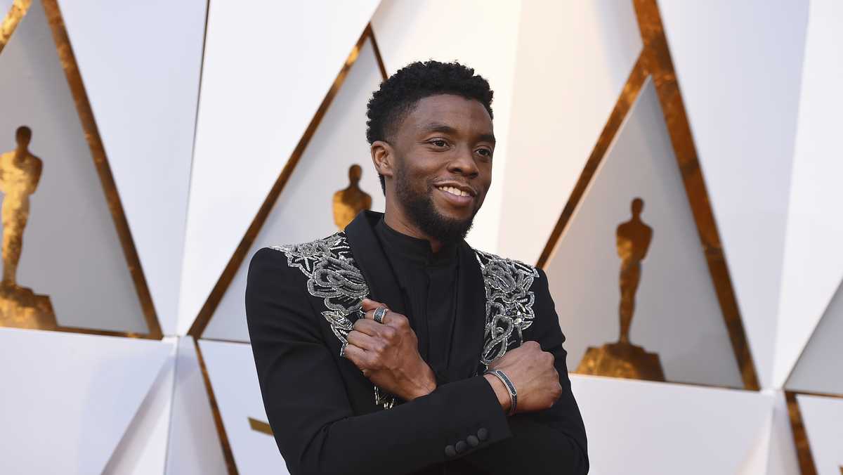 Chadwick Boseman receives posthumous 'Hero for the Ages' award at MTV(00)