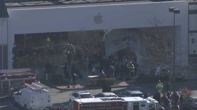 Driver arrested after deadly SUV crash into Mass. Apple store