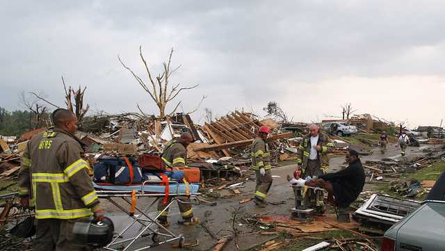 April 27, 2011: Aftermath of historic super tornado outbreak in Alabama - Vimarsana News