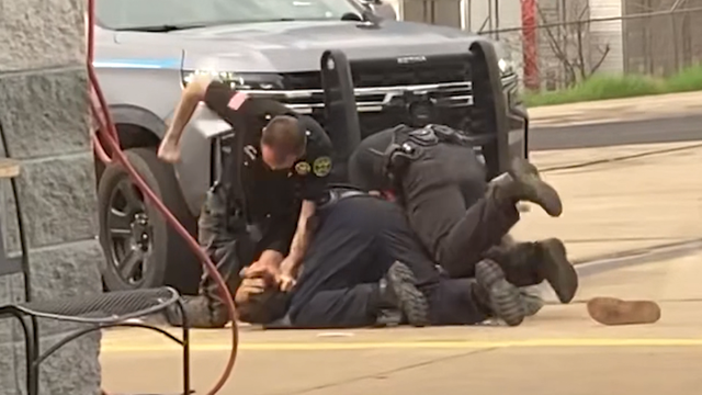 Arkansas police officer under investigation gets certificate from mayor - Vimarsana News