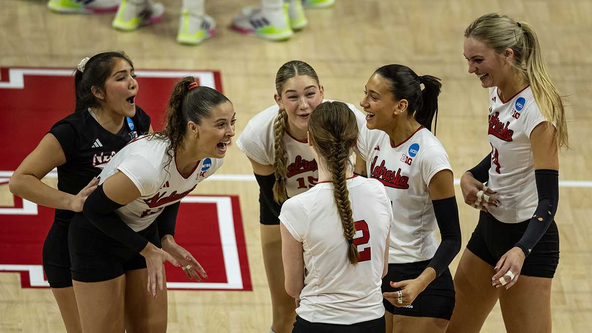 Nebraska volleyball defeats Arkansas in NCAA tournament to advance to