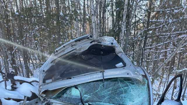 Arundel crash leaves one dead, two hospitalized - Vimarsana News