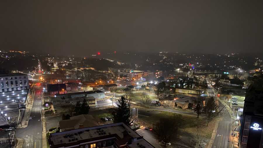 'Best thing for you to do is get somewhere where it's warm' Snow starts falling in Asheville