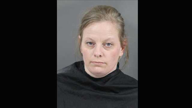 South Carolina: Woman charged with identity theft at McDonald's - Vimarsana News