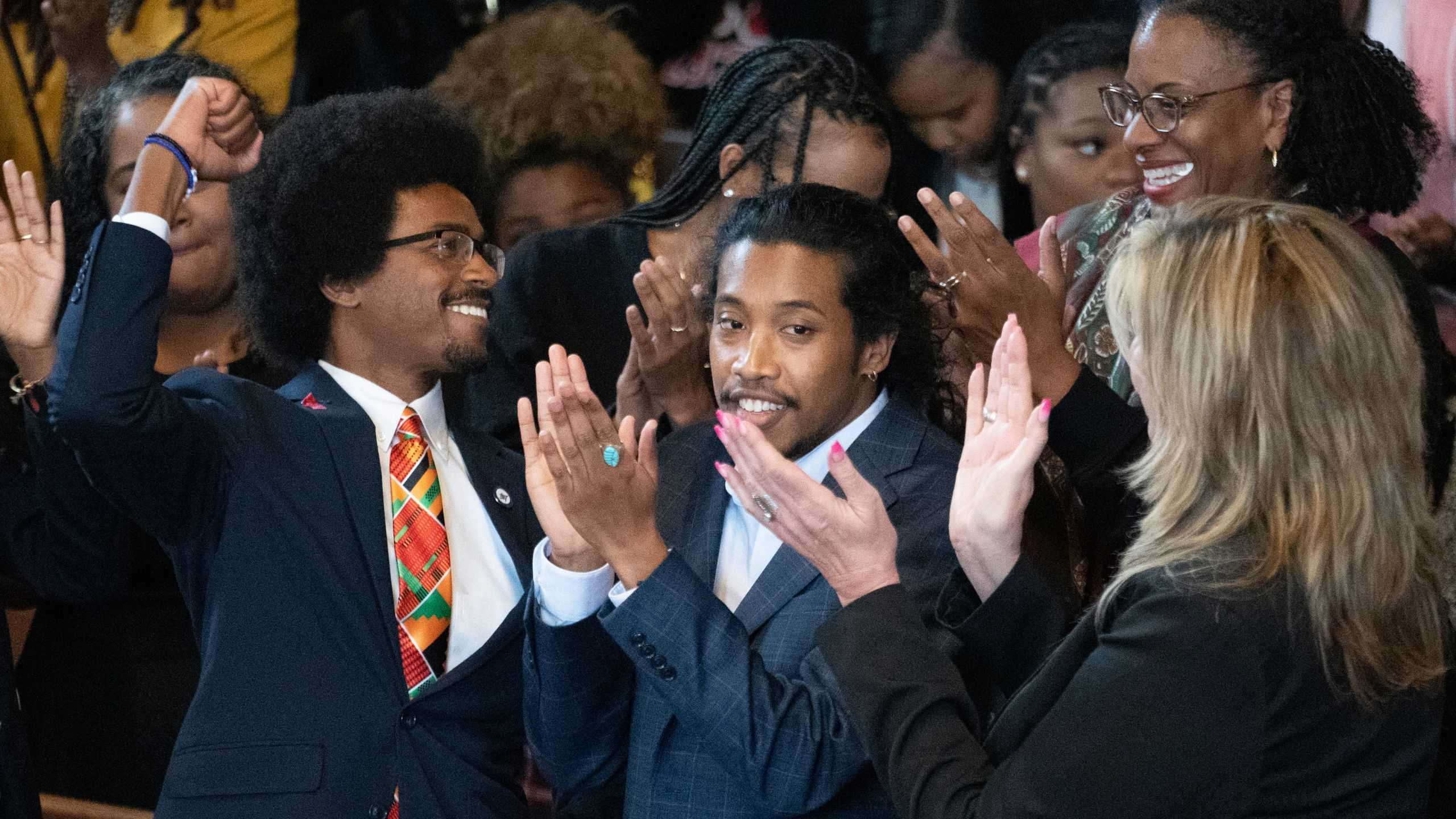 Black lawmaker who was expelled to return to Tennessee House - Vimarsana News
