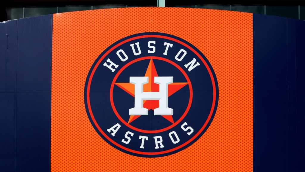 Houston Astros executive fired after 'frightening' outburst toward female  reporters: 'We were wrong' - ABC News