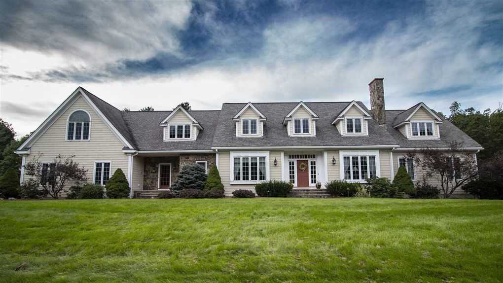 Mansion Monday: Comfort and style in this beautiful Atkinson home