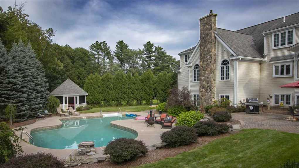 Mansion Monday: Comfort and style in this gorgeous Atkinson home