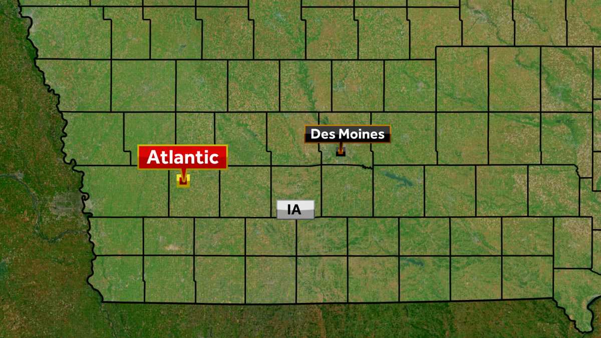 One killed, another injured in rollover crash along Highway 6 in Iowa