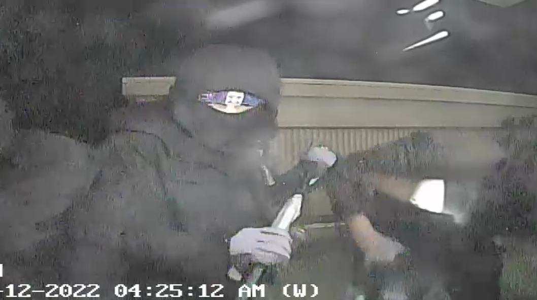 Plattsmouth police searching for suspects who damaged bank ATM