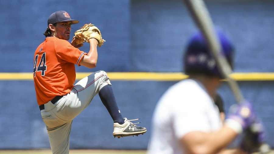 Wild Pitch Errant Throw Help Lsu Rally Past Auburn 4 3