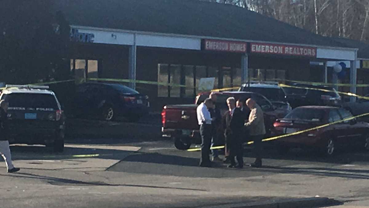Armed man shot by police in Auburn dies
