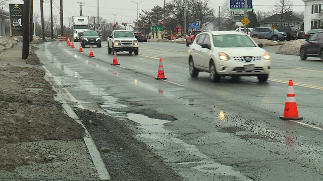 Significant potholes force lane closures on Auburn's Center St. - Vimarsana News