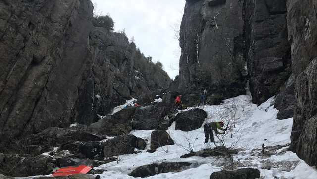 Backcountry skiers, hikers warned of avalanche risk in Adirondack High Peaks - Vimarsana News