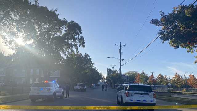Police: 17-year-old injured in Avondale shooting - Vimarsana News