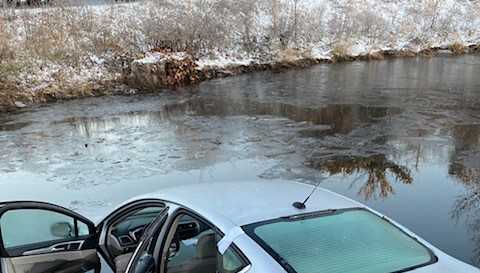 Elderly woman rescued after car crashes into body of water in center of Ayer Rotary - Vimarsana News