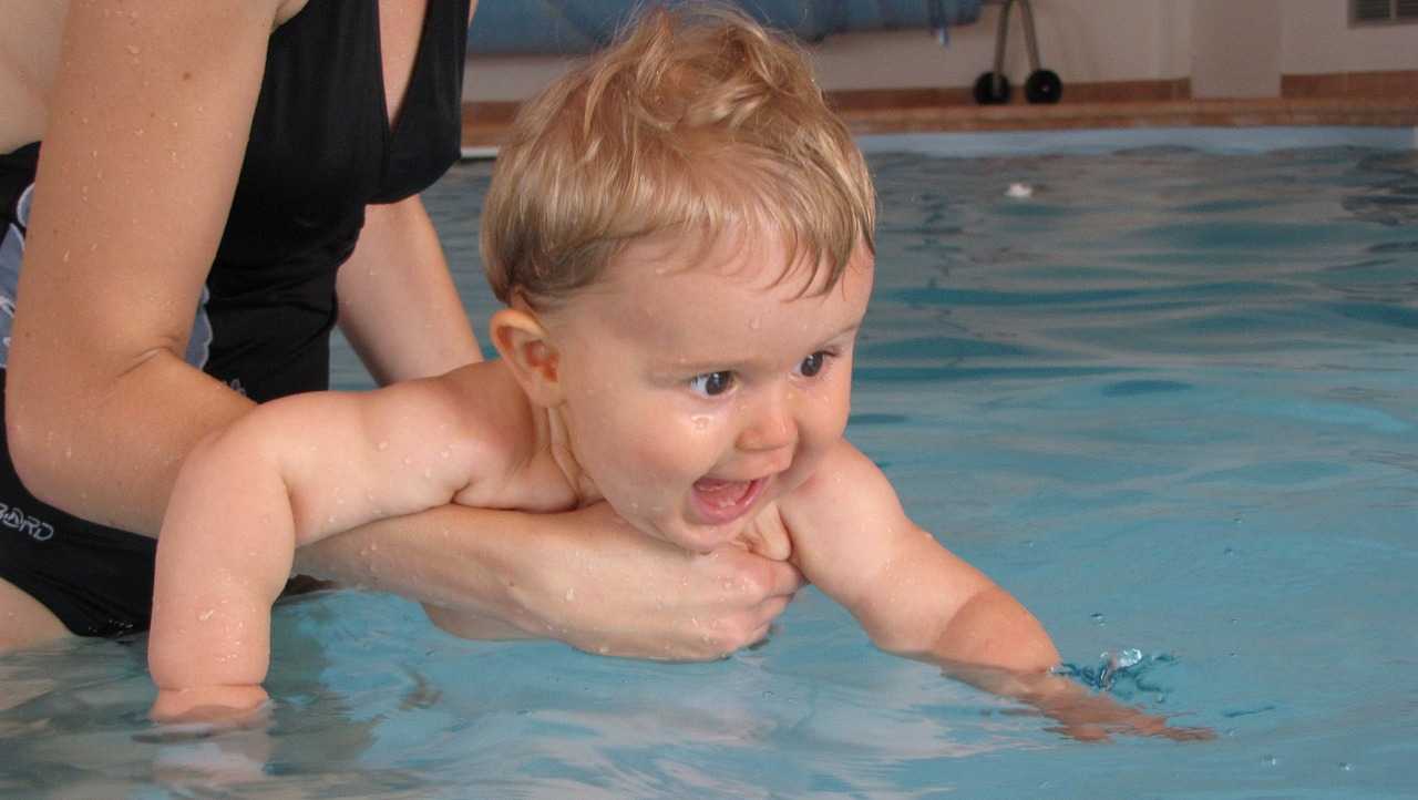 South Florida swim expert: Avoid child floaties - Vimarsana News
