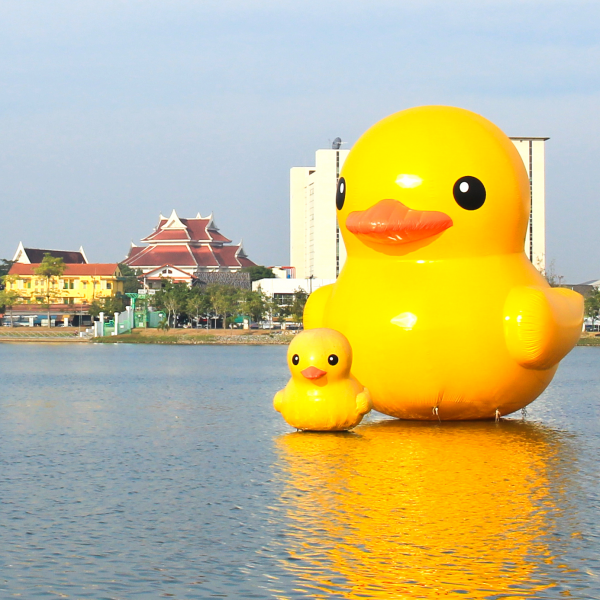 giant rubber duck toy