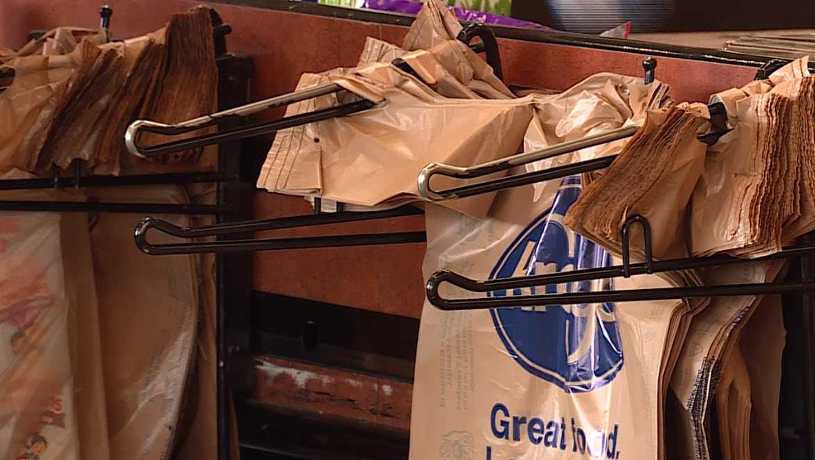 Customers react to Kroger initiative to eliminate plastic bags by 2025