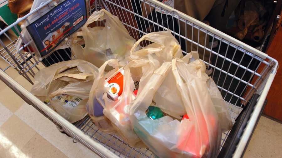 Kroger to phase out plastic bags | The Blade